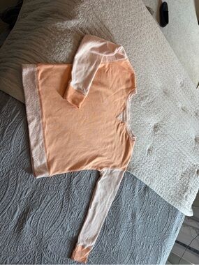 Worn Twice Calvin Klein Peach and Cream Knit Pullover Sweatshirt  S